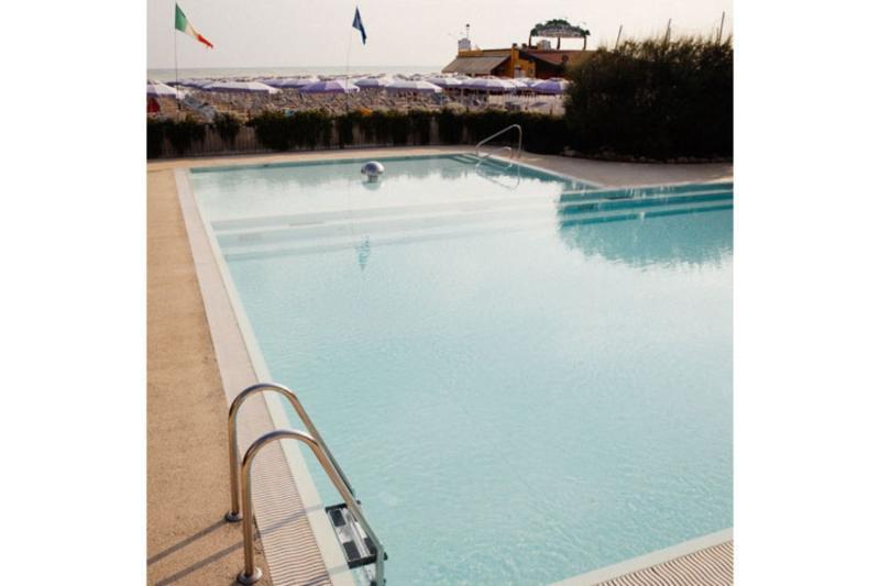Hotel Merano 미사노아드리아티코 외부 사진