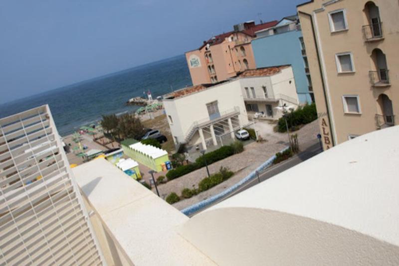 Hotel Merano 미사노아드리아티코 외부 사진