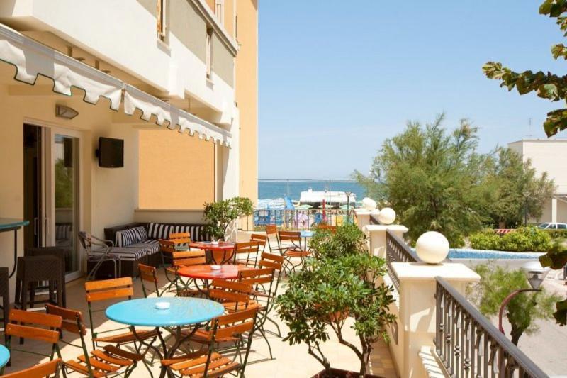 Hotel Merano 미사노아드리아티코 외부 사진